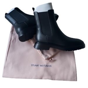 - - NEW Stuart Weitzman McKenzie Chelsea bootie